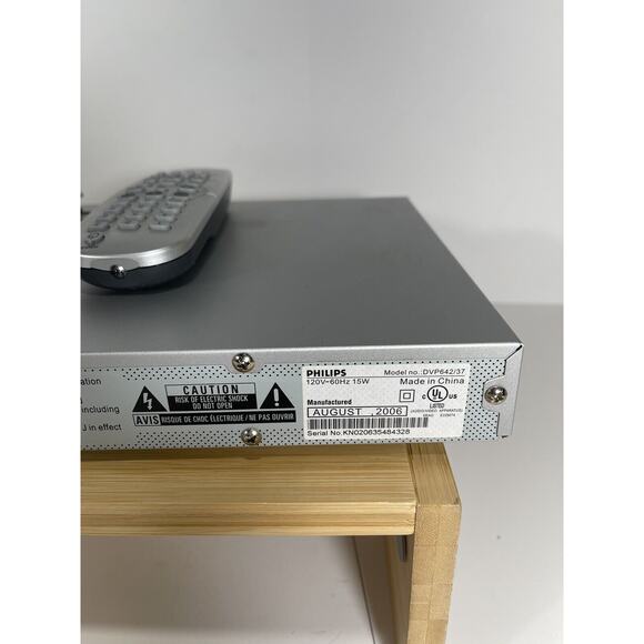 Philips DVP642/37 DivX-Certified Progressive Scan DVD Player Remote + Cables - Picture 7 of 9